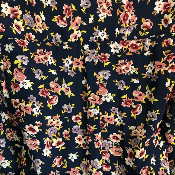 🔴 4/$15 EXPRESS Women’s S Portofino Slim Multi Floral Print Loop LS Blouse EUC - Picture 6 of 16